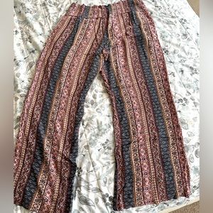 Selling summer flow pants ! Have been only worn once.